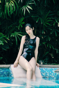 刘雨欣晒女儿照片